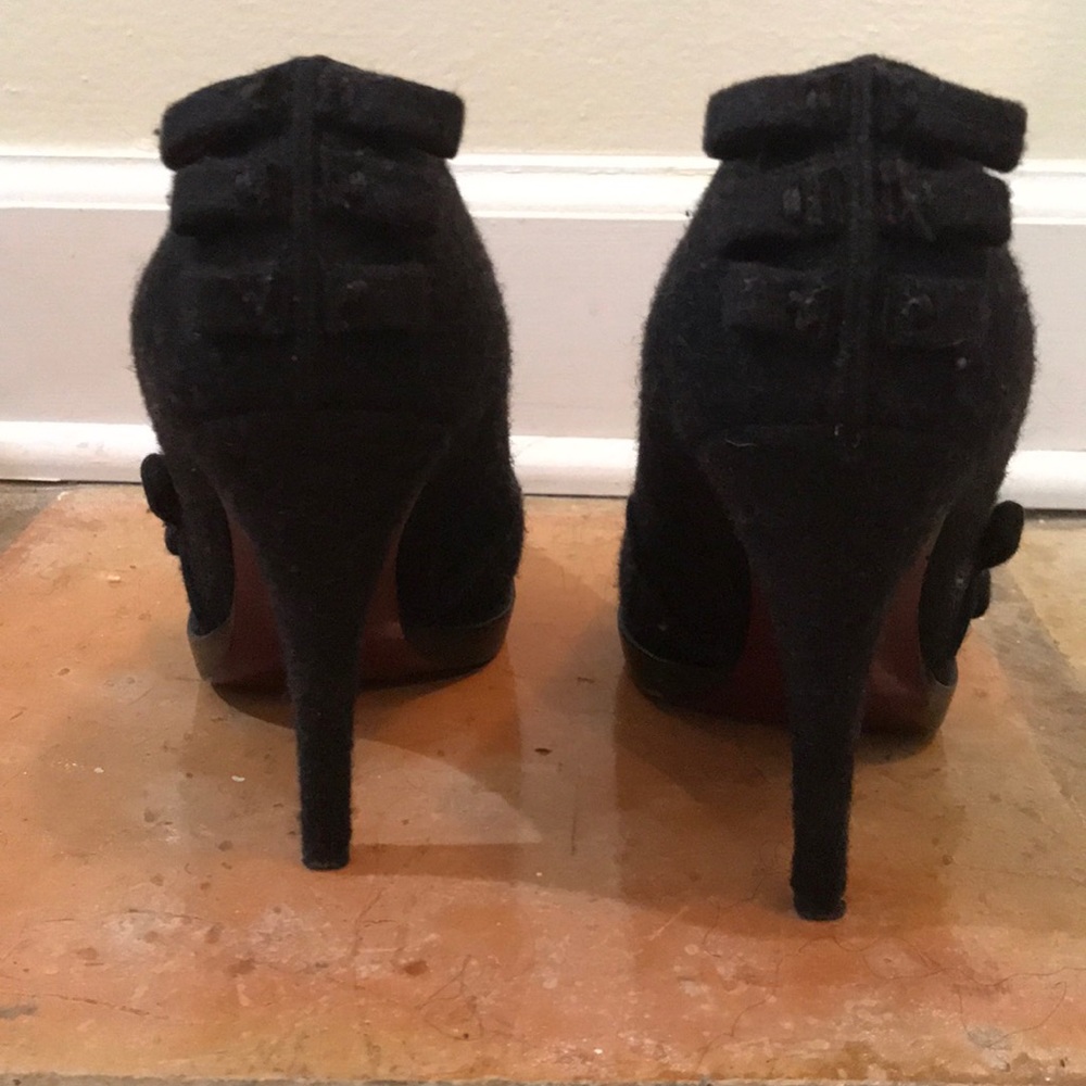 Louis Vuitton women’s high heel shoes - Picture 2 of 8